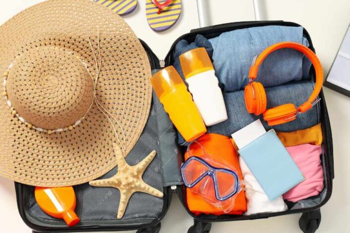 Co zabrać w podróż – uniwersalna lista rzeczy do spakowania