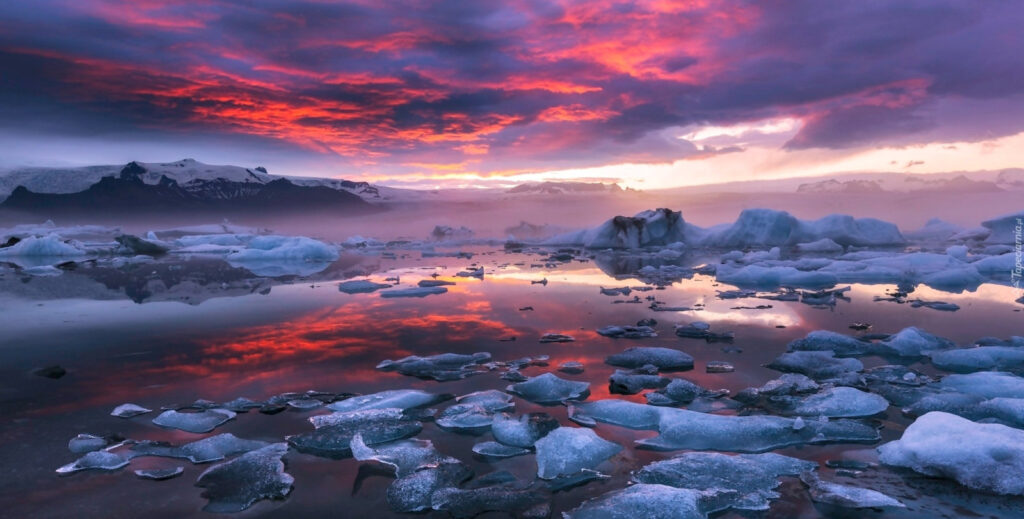 Islandia wspaniałych zachodów